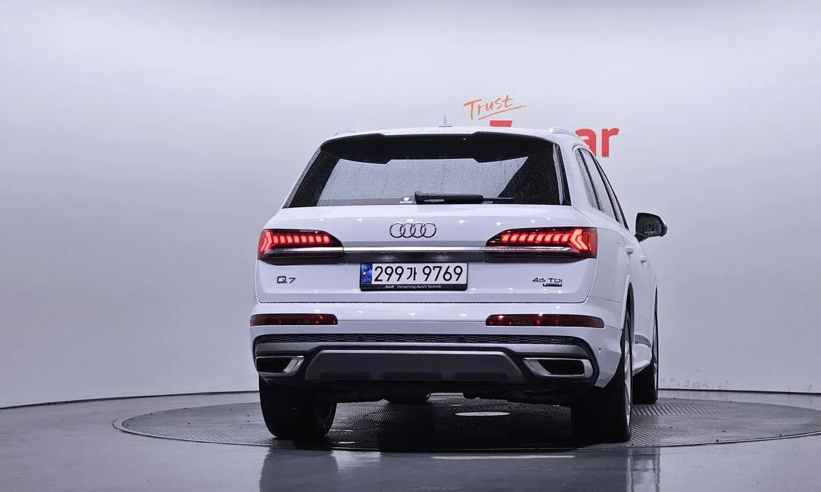 Audi Q7 — фото 4