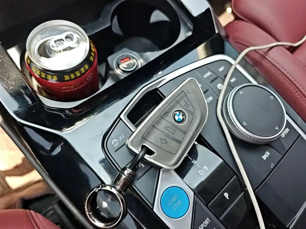BMW iX3 — фото 10