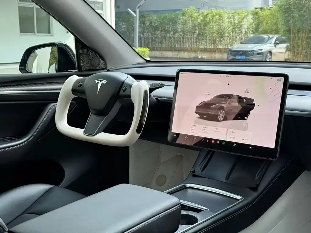 Tesla Model Y — фото 3