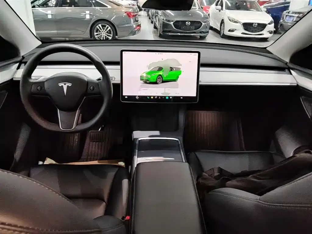 Tesla Model Y — фото 2