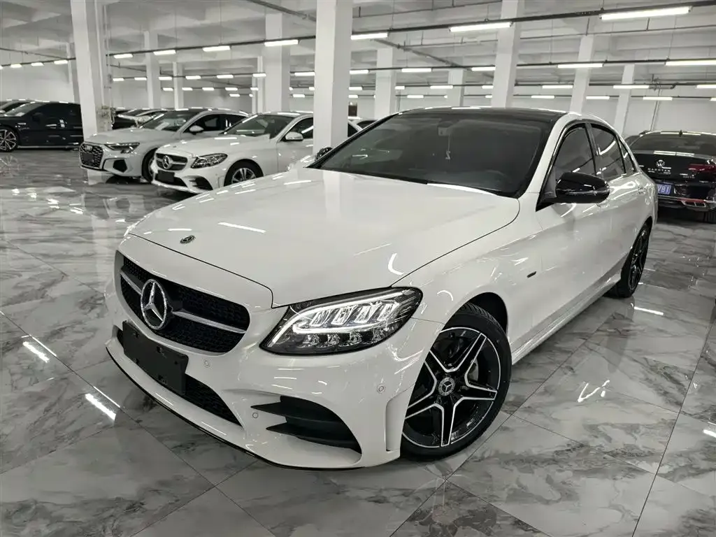 Mercedes-Benz C-Class — фото 1