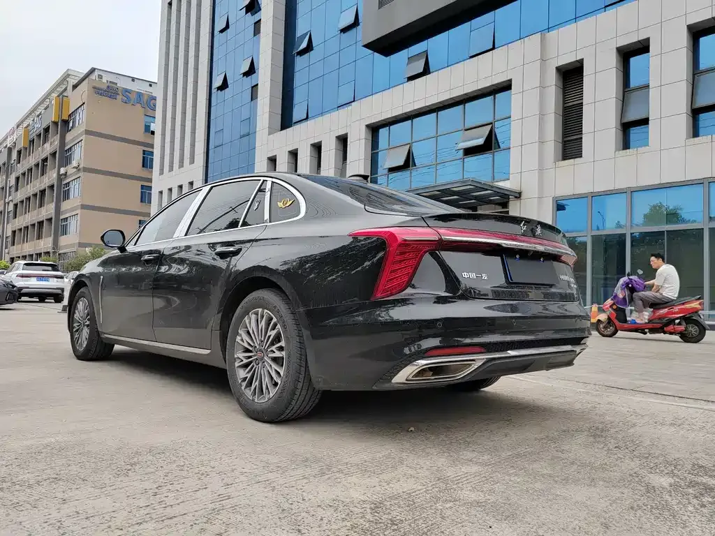 Hongqi H5 — фото 4