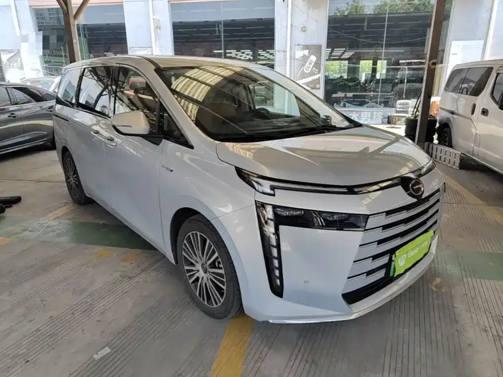 GAC Motor 传祺E8 PHEV — фото 6