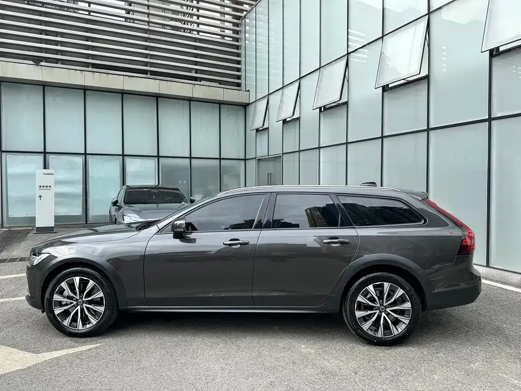 Volvo V90 2024 из CN, фото 3