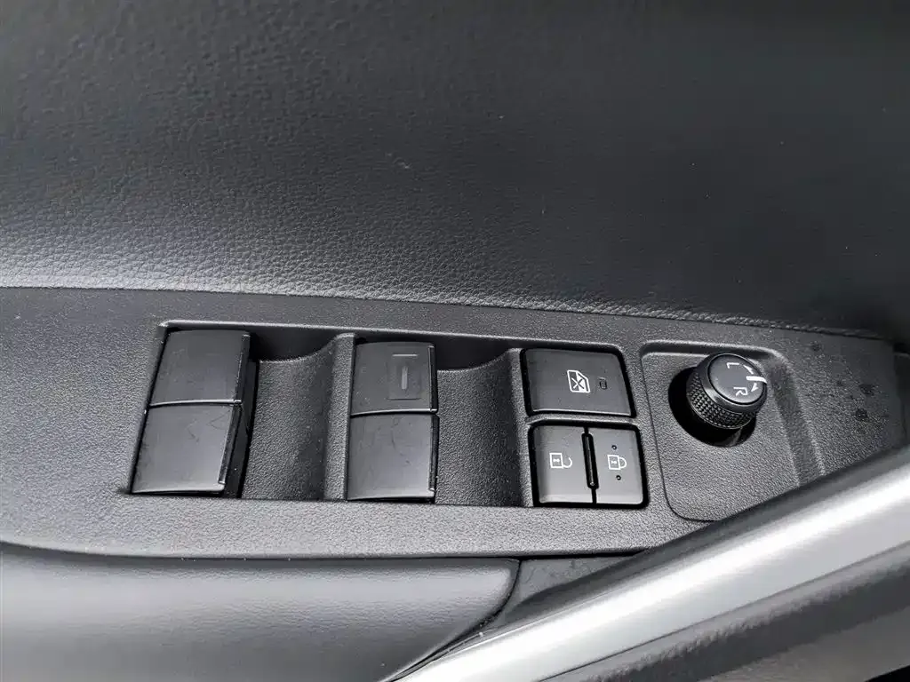 Toyota Frontlander 2024 из CN, фото 9