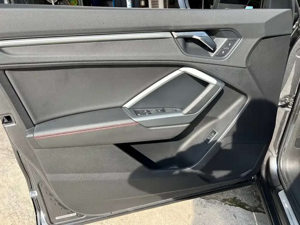 Audi Q3 2021 из CN, фото 3