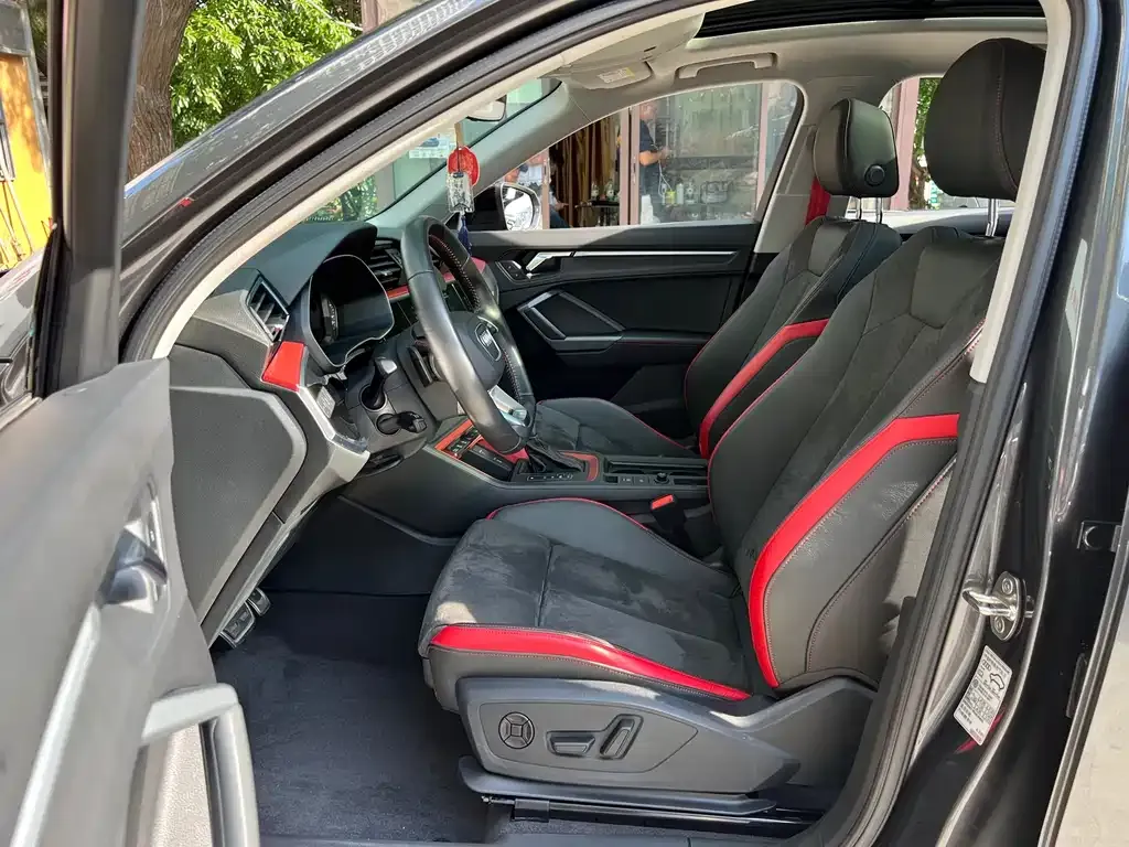 Audi Q3 2021 из CN, фото 10