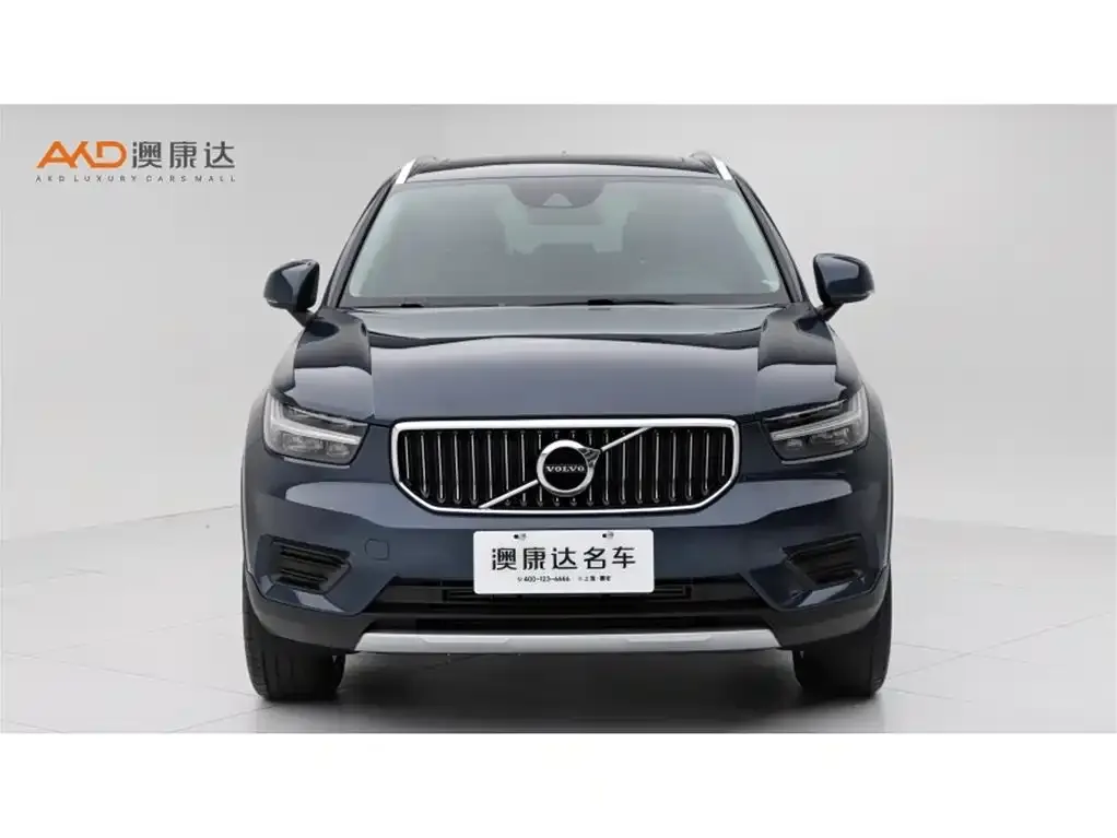 Volvo XC40 — фото 7
