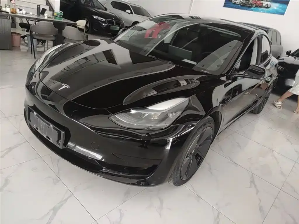 Tesla Model 3 — фото 6