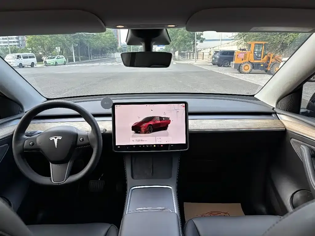 Tesla Model Y — фото 4