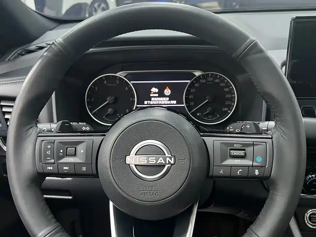 Nissan Qashqai — фото 8
