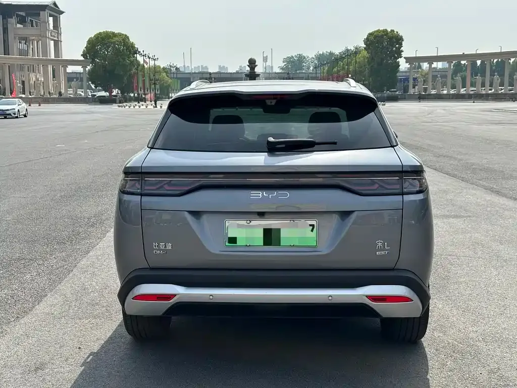 BYD L DM-i — фото 4