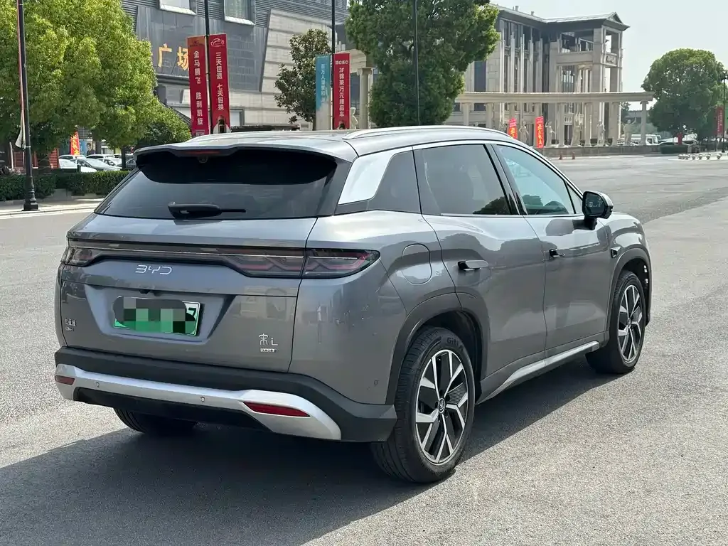 BYD L DM-i — фото 10