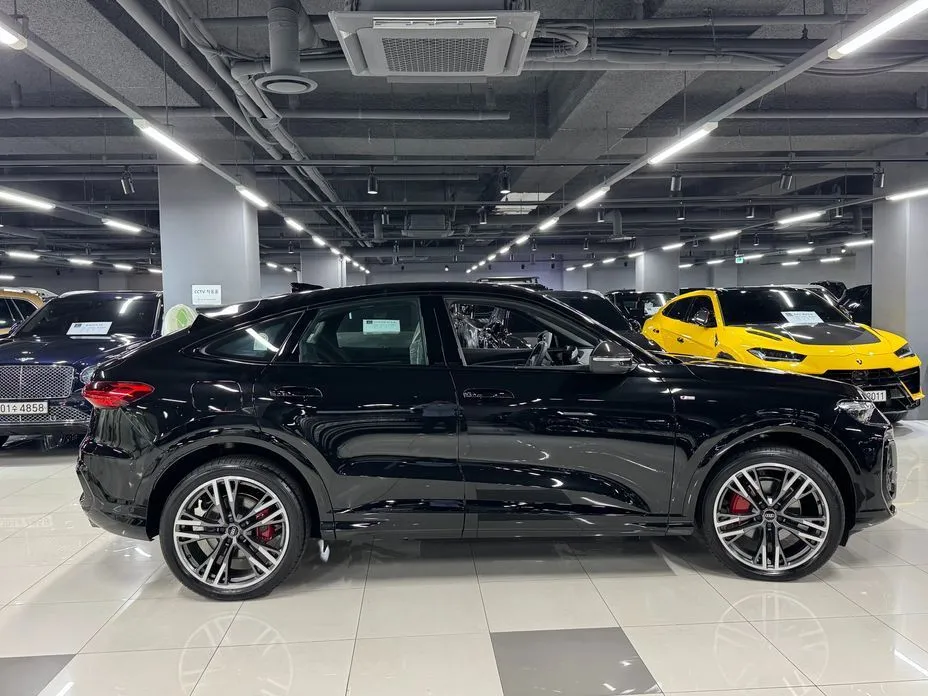 Audi Q5 2025 из KR, фото 10