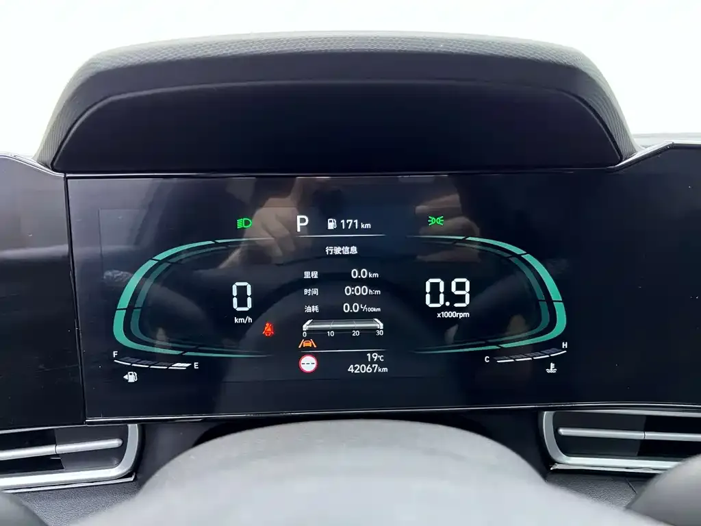 Hyundai Elantra — фото 2