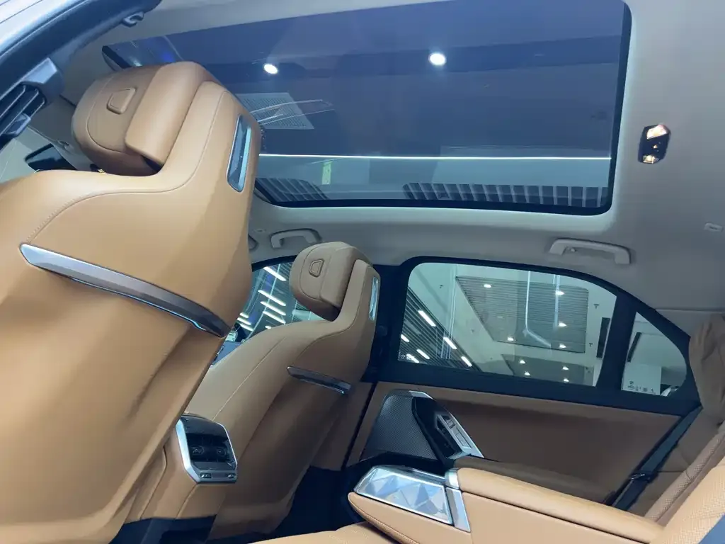 BMW 7 Series 2024 из CN, фото 2