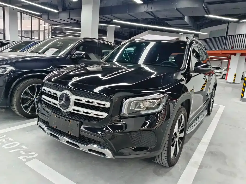 Mercedes-Benz GLB — фото 1
