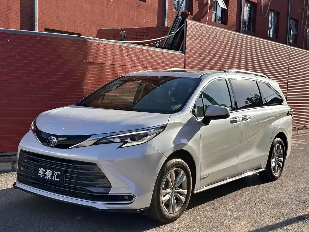 Toyota Sienna 2022 из CN, фото 1