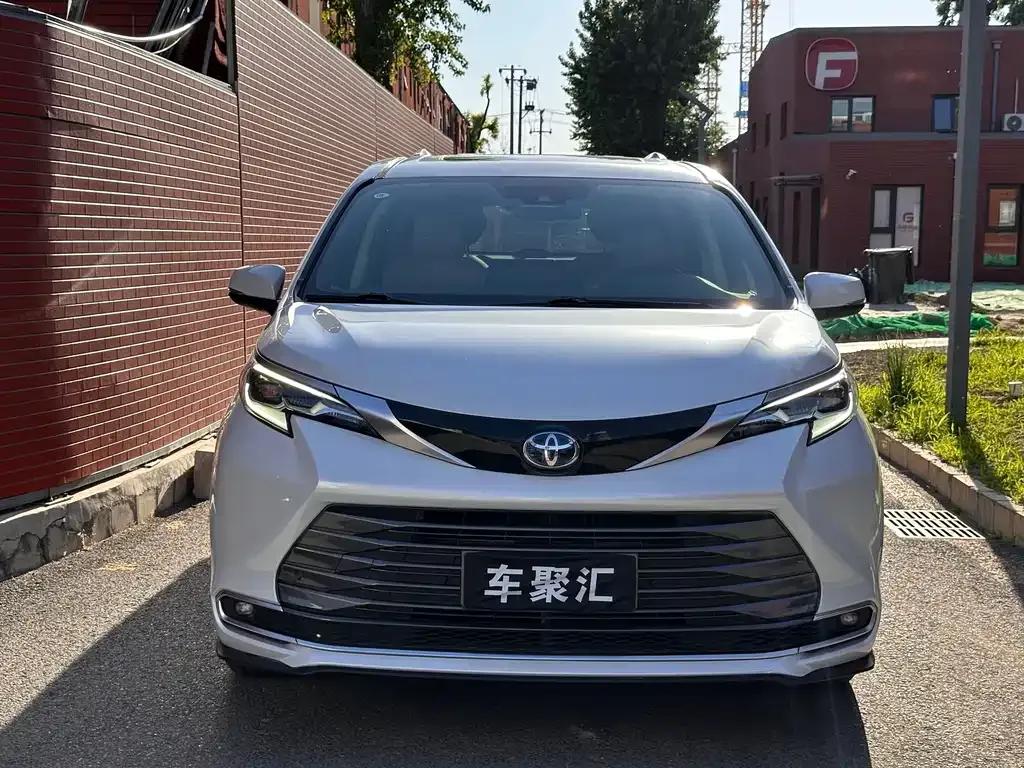 Toyota Sienna 2022 из CN, фото 6