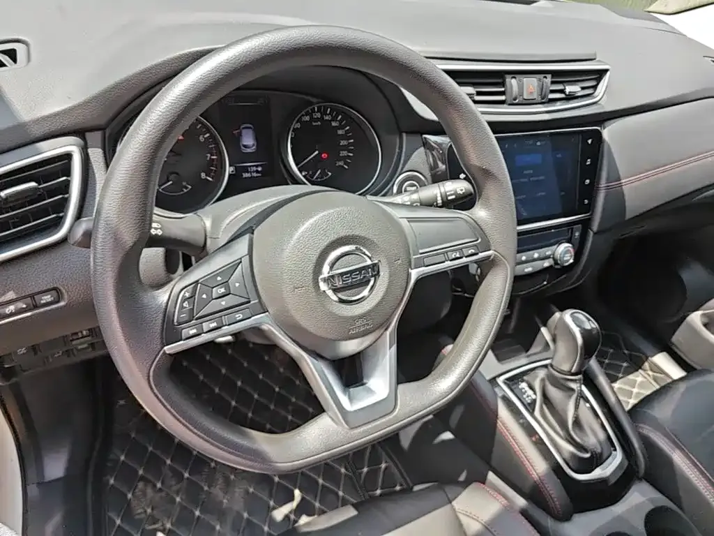 Nissan Qashqai — фото 10