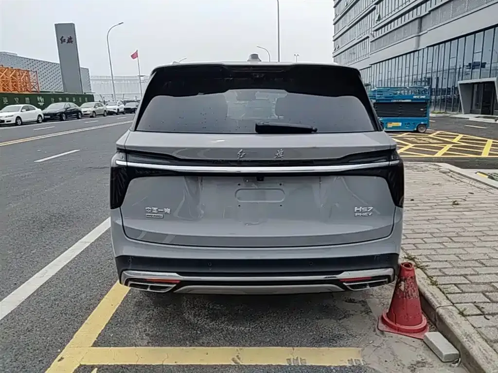 Hongqi HS7 PHEV — фото 4