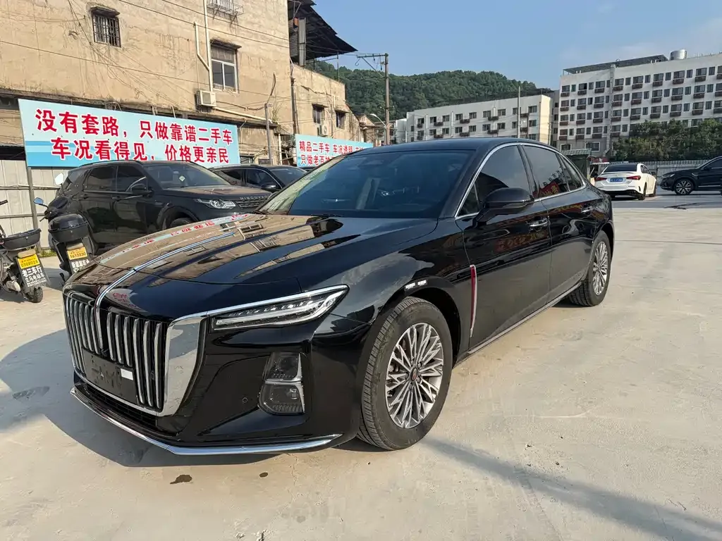 Hongqi H5 — фото 1