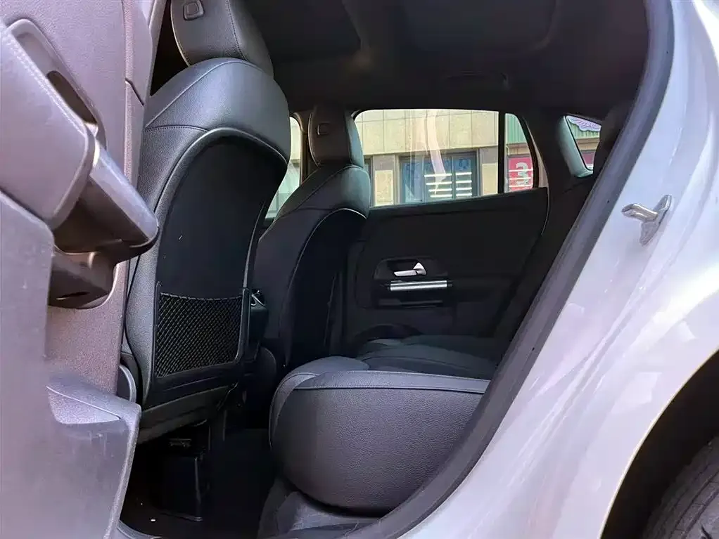 Mercedes-Benz GLA — фото 8