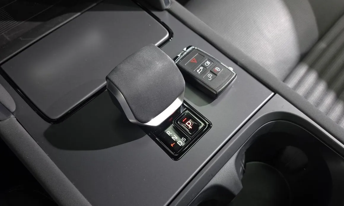 Land Rover Discovery Sport 2025 из KR, фото 10