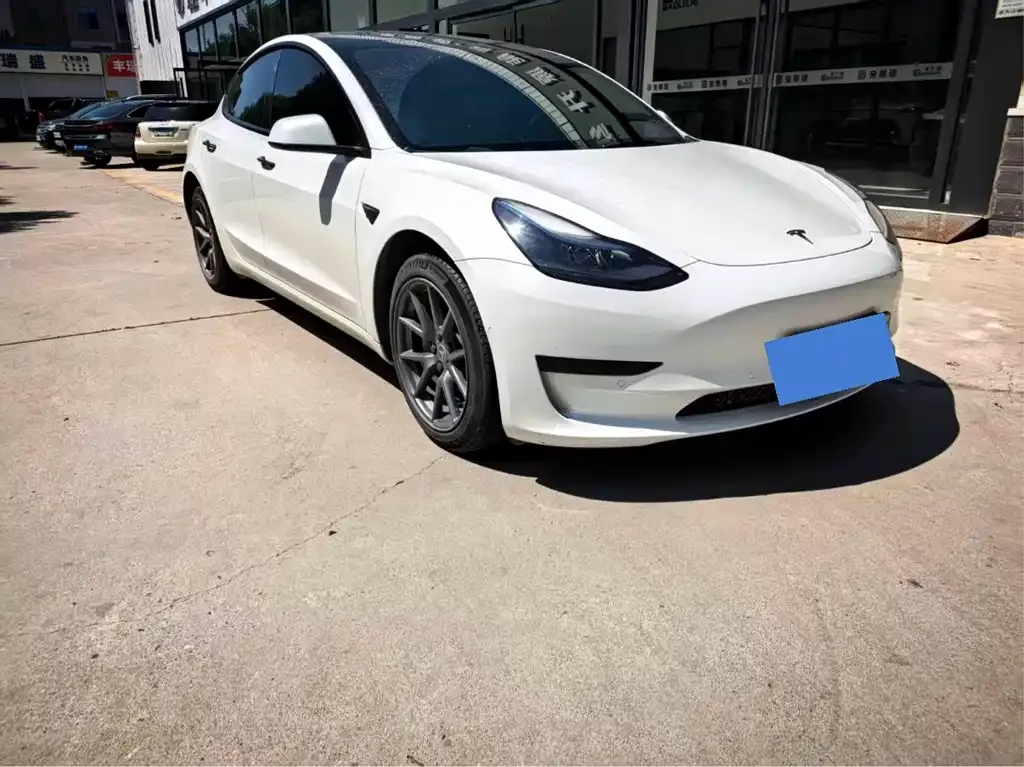 Tesla Model 3 — фото 3