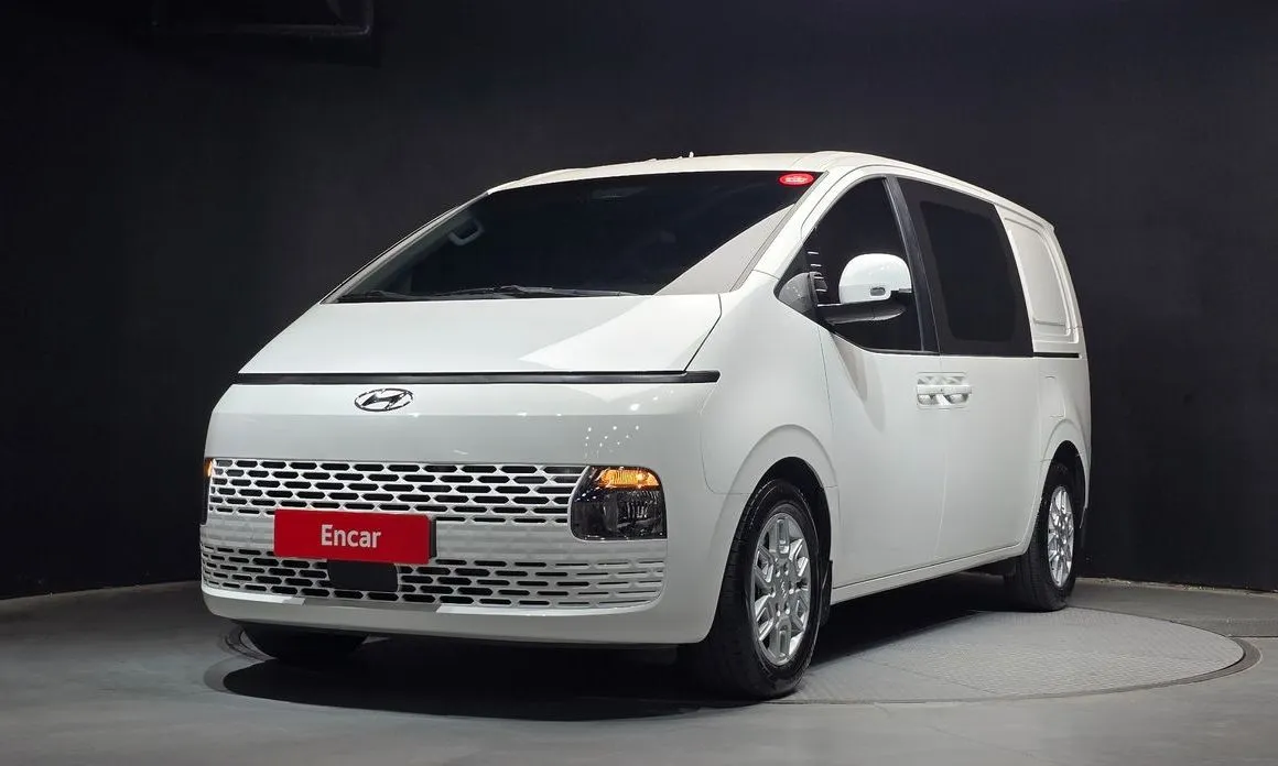 Hyundai Staria — фото 1