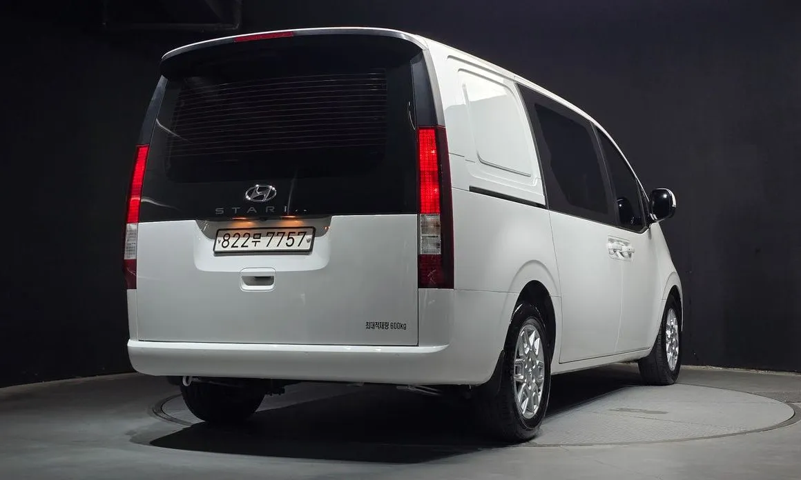 Hyundai Staria — фото 4