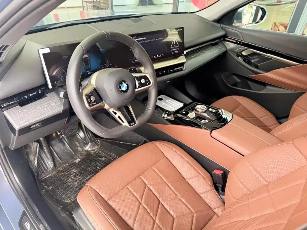 BMW 5 Series — фото 10