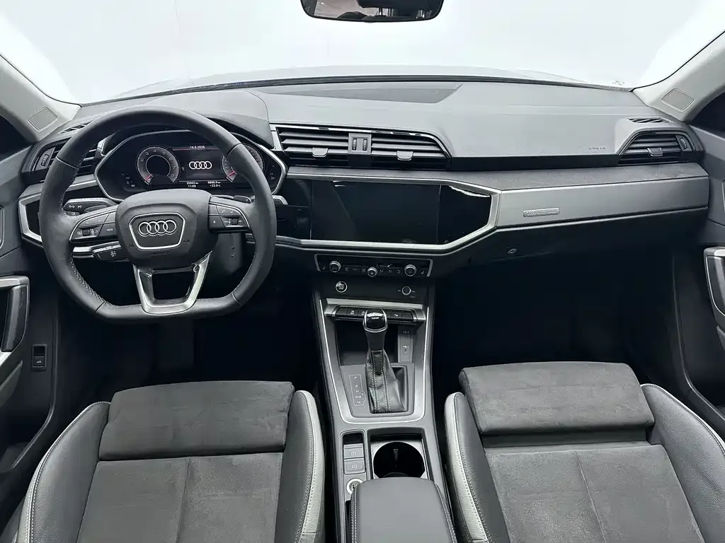 Audi Q3 — фото 10