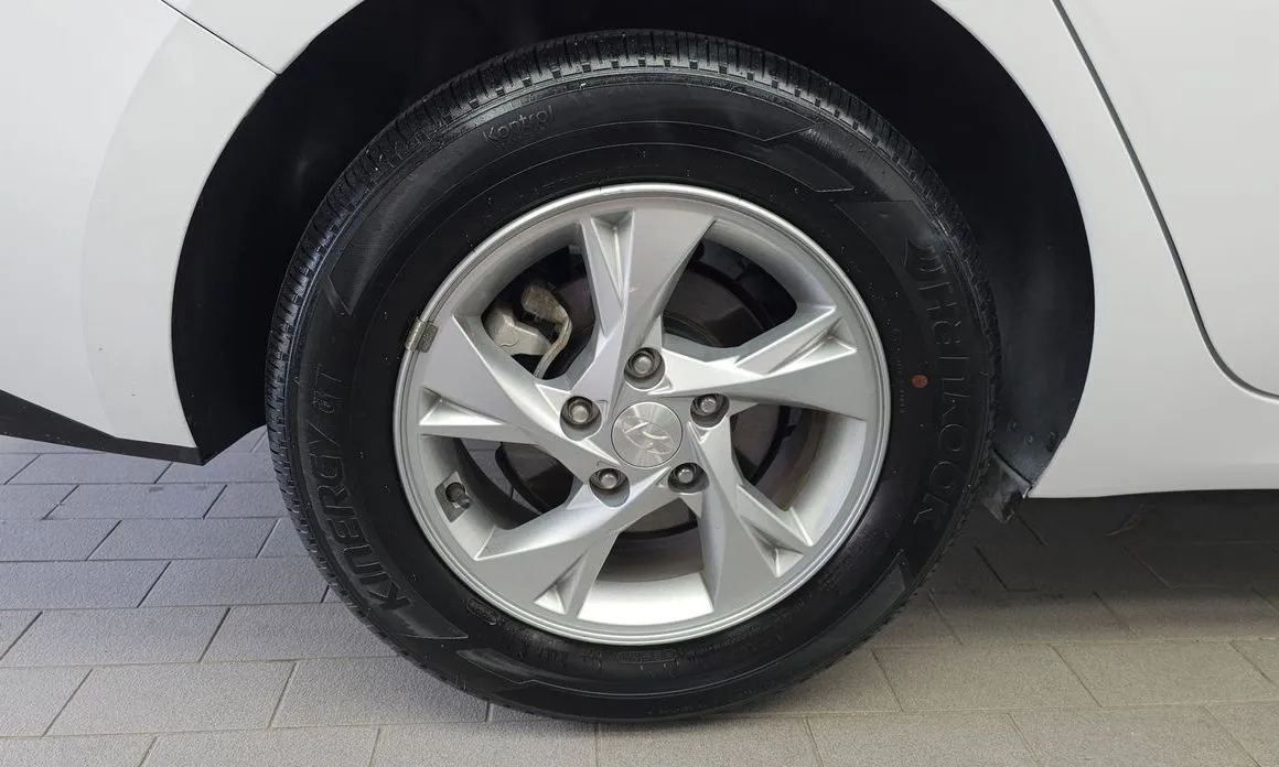 Hyundai AVANTE — фото 4