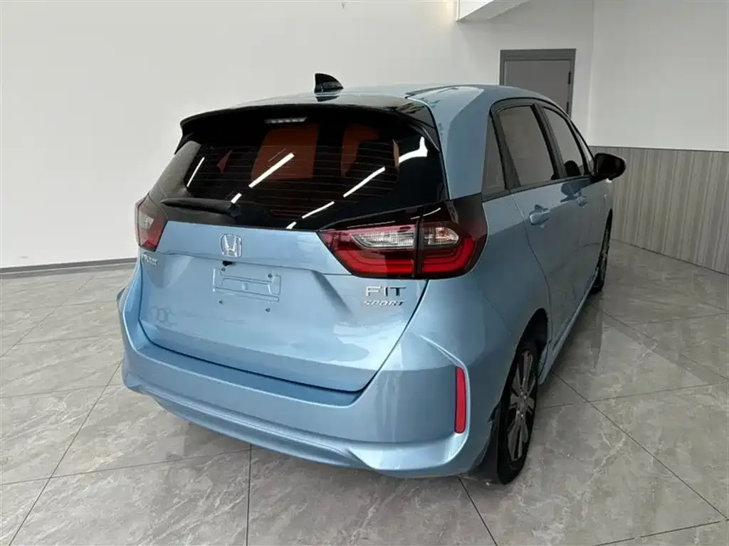 Honda Fit — фото 10
