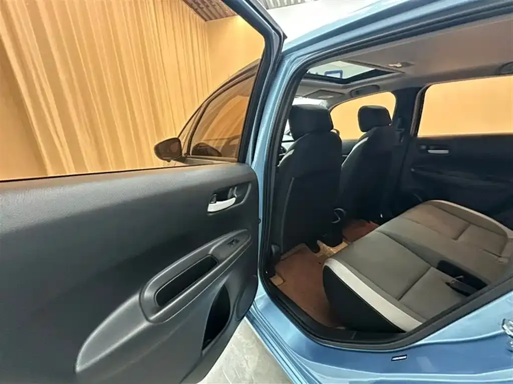 Honda Fit — фото 5