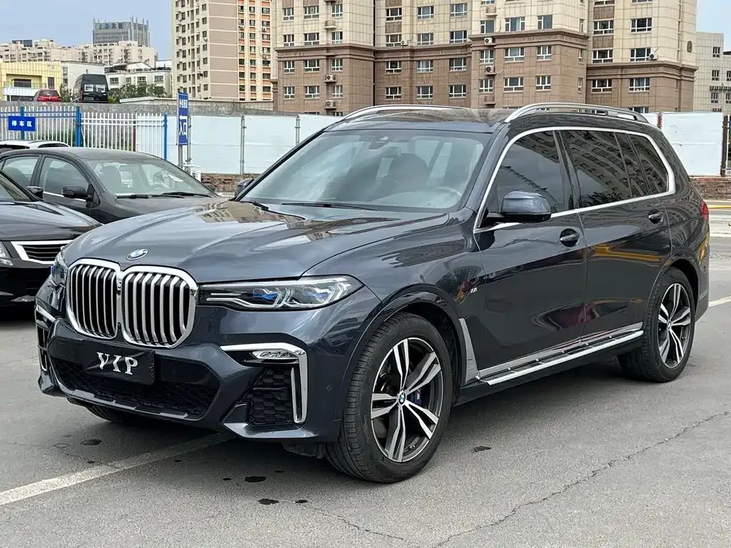 BMW X7 — фото 1