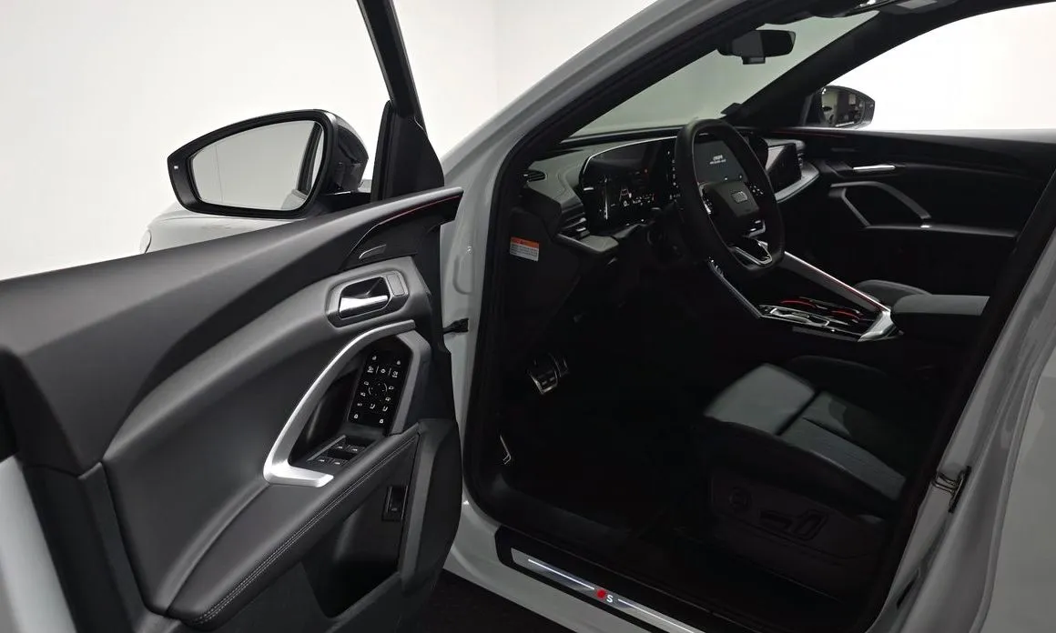Audi Q5 2025 из KR, фото 8