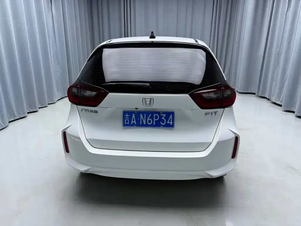 Honda Fit — фото 8