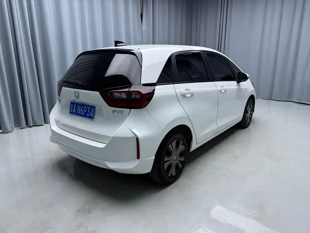 Honda Fit — фото 5