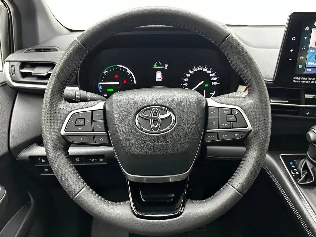Toyota Sienna — фото 5