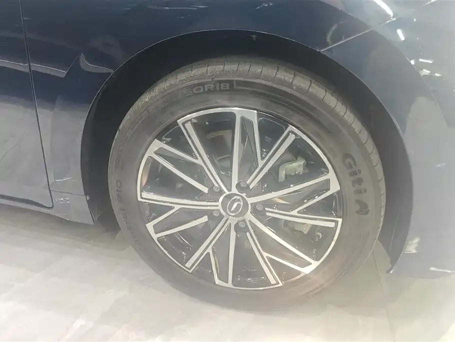 GAC Motor 传祺E8 PHEV 2024 из CN, фото 2