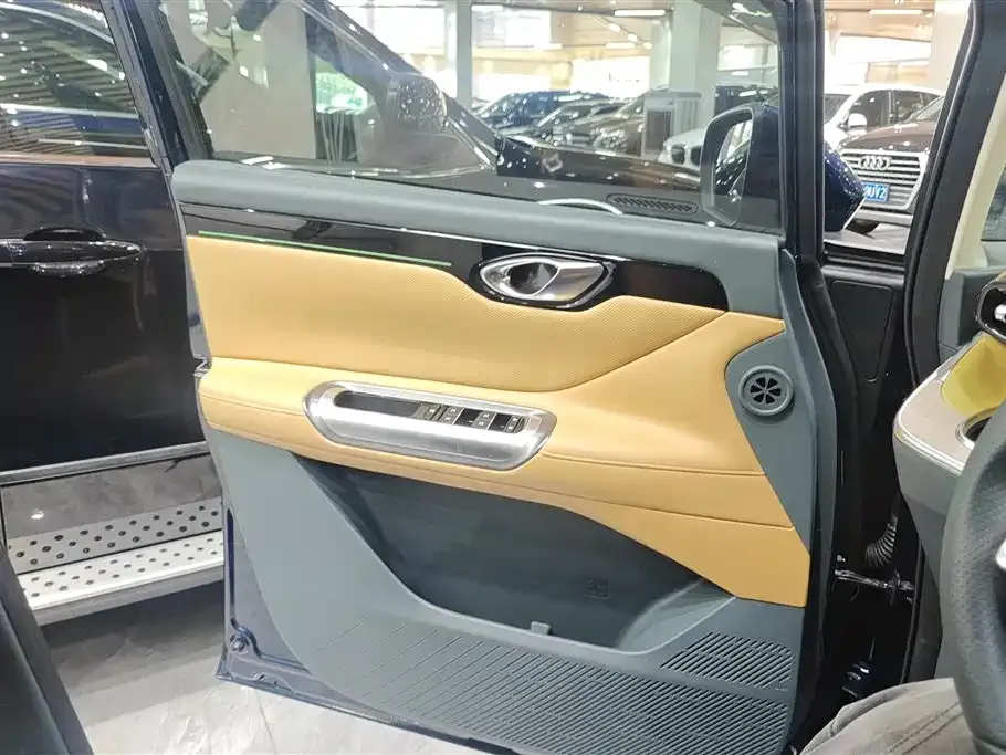 GAC Motor 传祺E8 PHEV 2024 из CN, фото 6