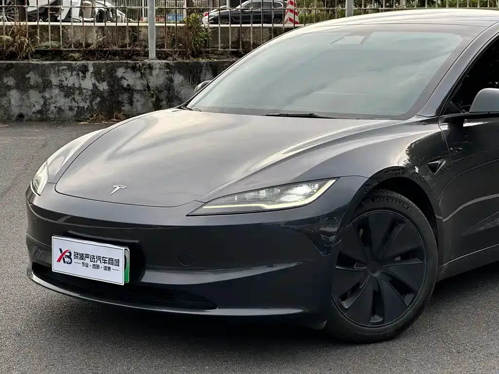 Tesla Model 3 — фото 4