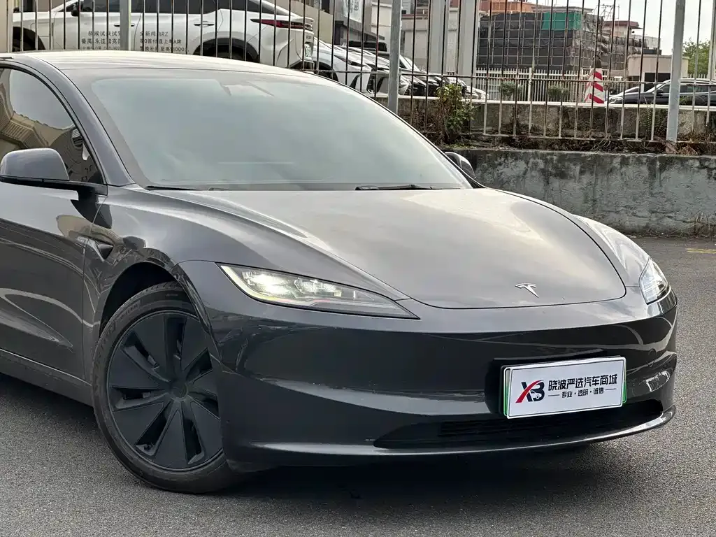 Tesla Model 3 — фото 2