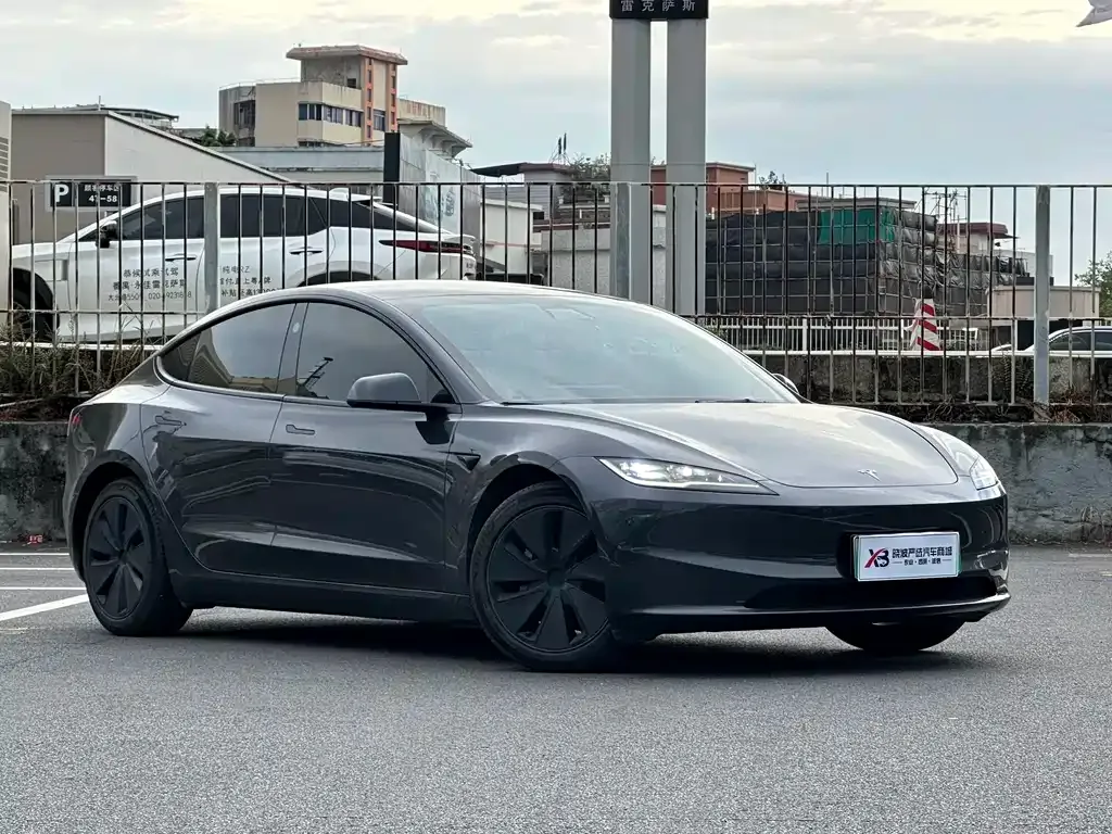 Tesla Model 3 — фото 5