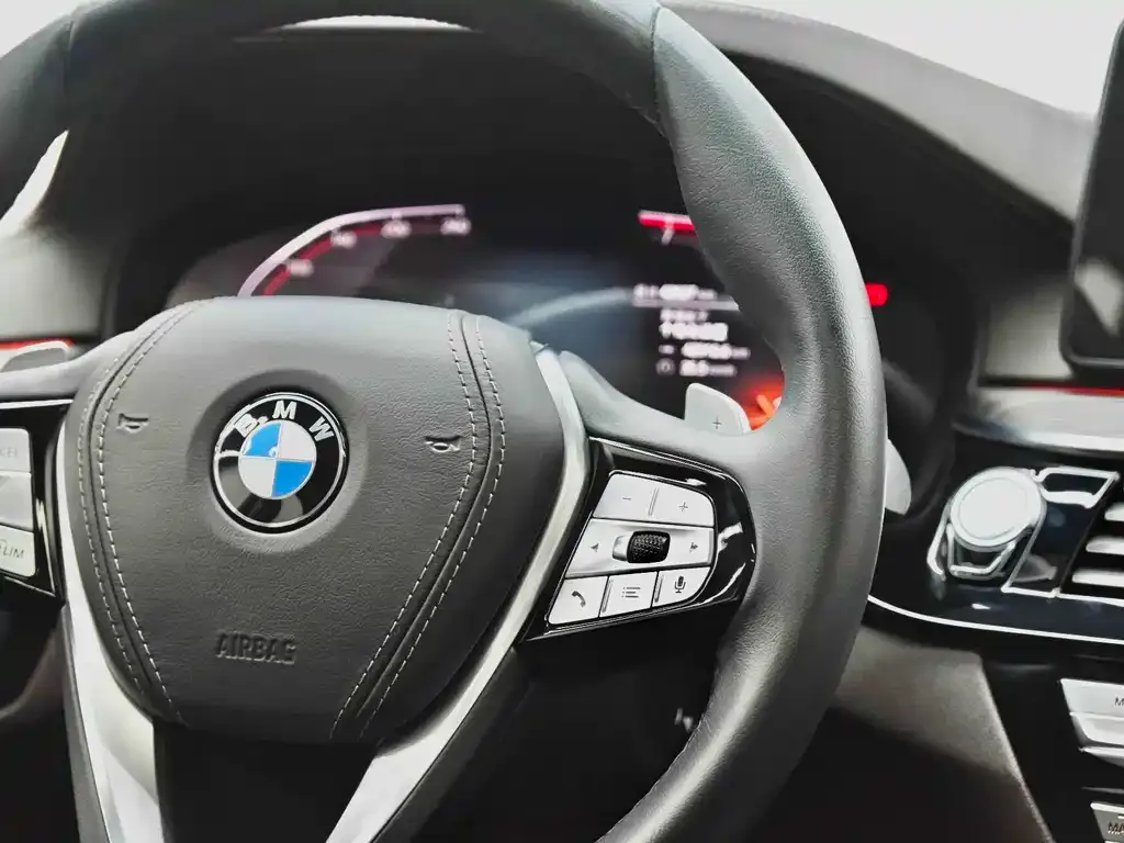 BMW 5 Series — фото 2