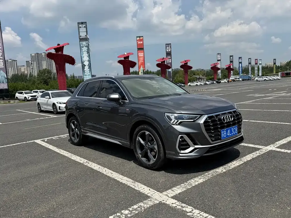 Audi Q3 — фото 10