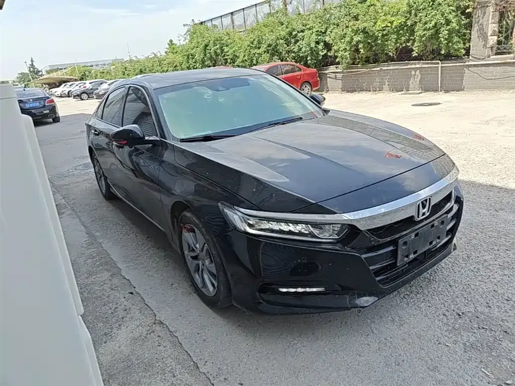Honda Accord — фото 9