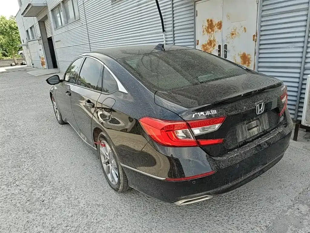 Honda Accord — фото 8